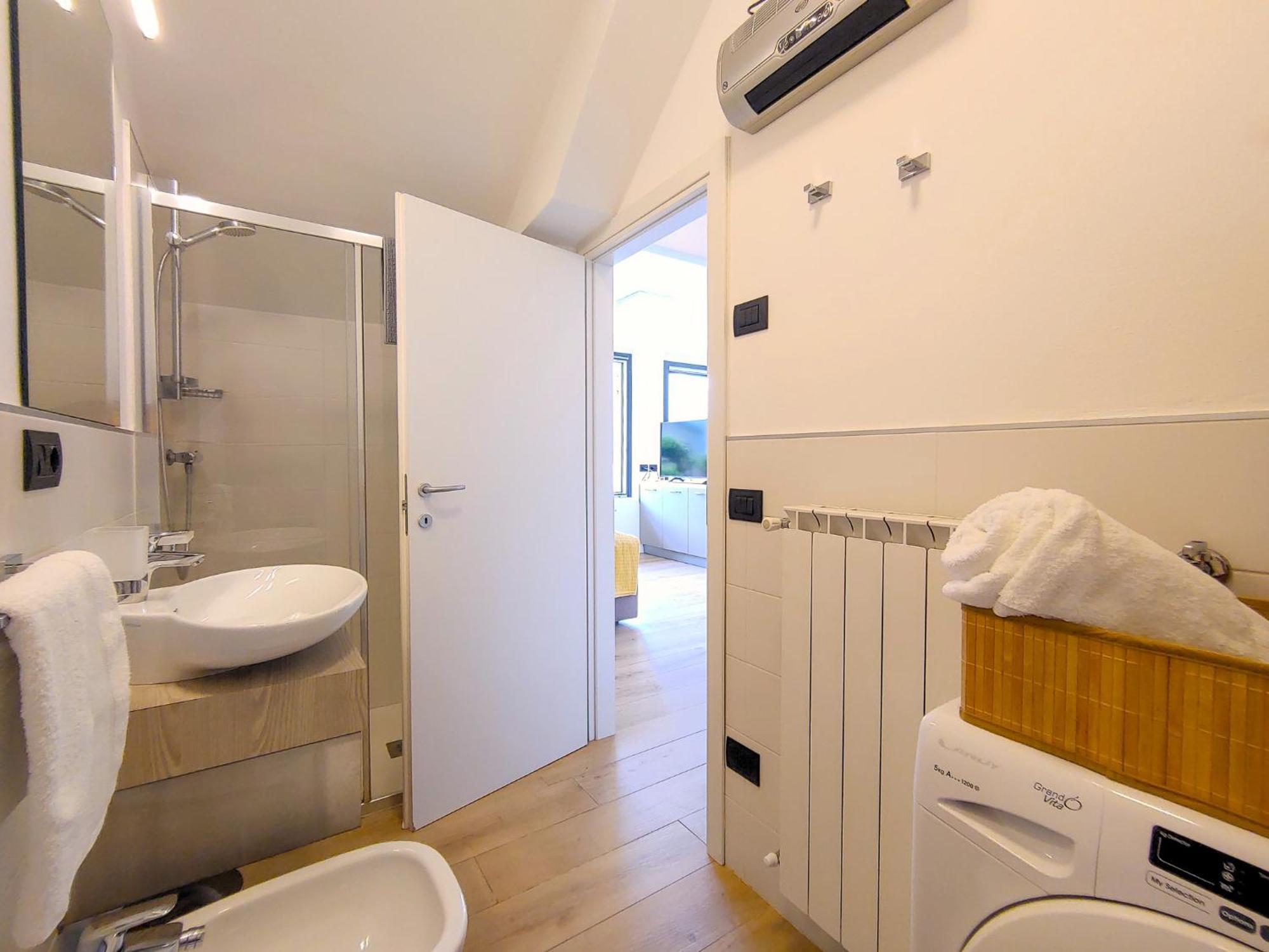 Dascio Emotion Ferienwohnung Mit Terrasse Am See ภายนอก รูปภาพ