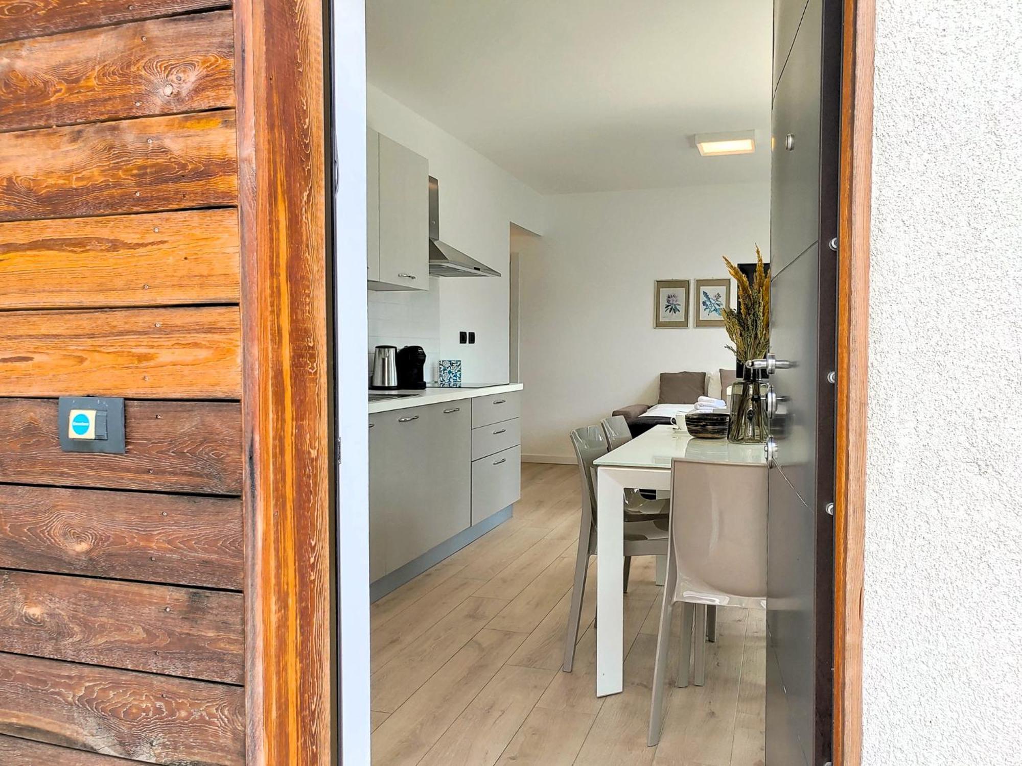 Dascio Emotion Ferienwohnung Mit Terrasse Am See ภายนอก รูปภาพ